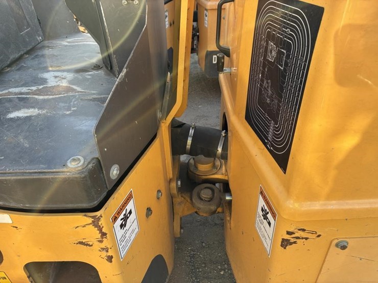 2018-volvo-dd25b-image-10