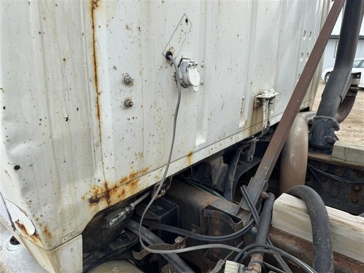 1985-ford-ltl9000-image-31