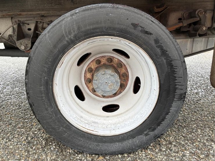 2010-ford-f550-image-5