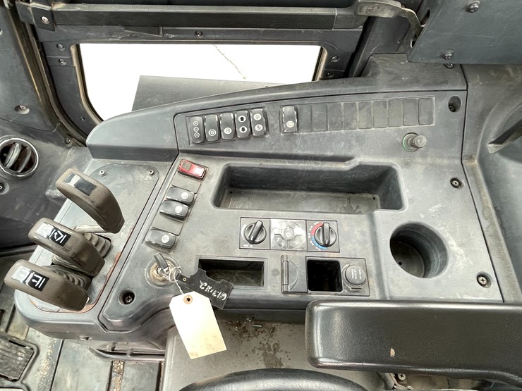 2016-hyundai-70d-9-image-38