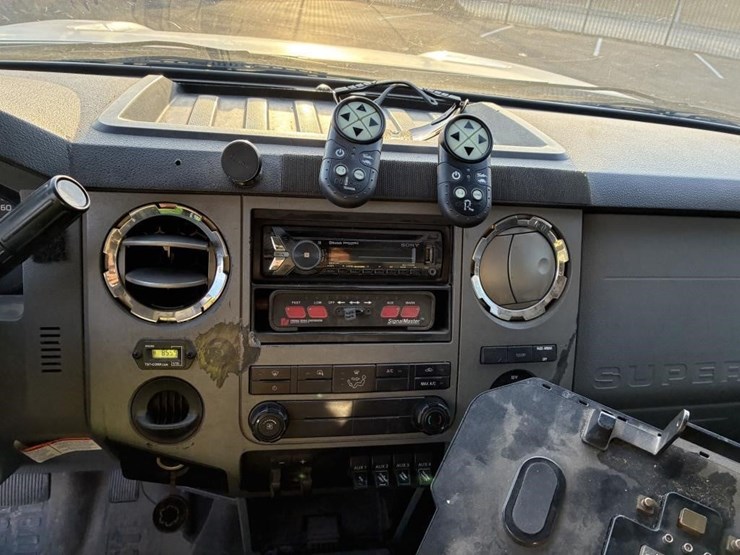 2012-ford-f550-image-12