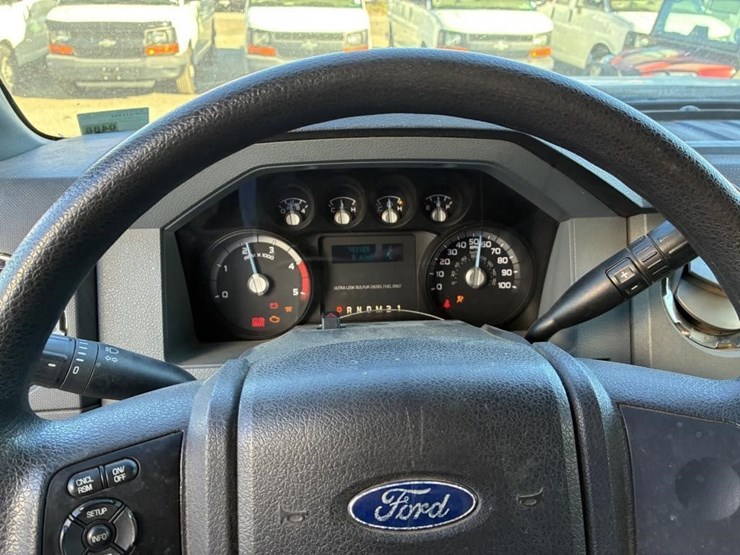 2011-ford-f550-image-15