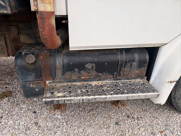 1996-freightliner-dump-truck-image-10