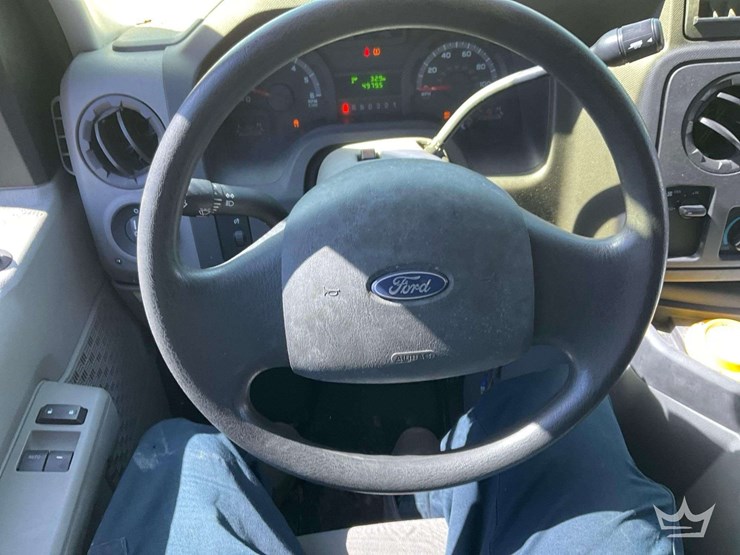 2012-ford-e350-image-15