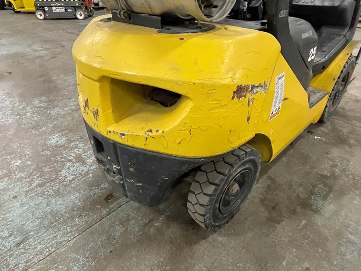 #168-•-2015-komatsu-25-propane-forklift-image-20