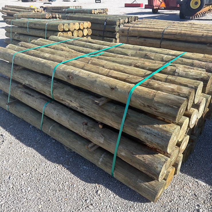 #23649 • BUNDLE OF (28) WOODEN POSTS