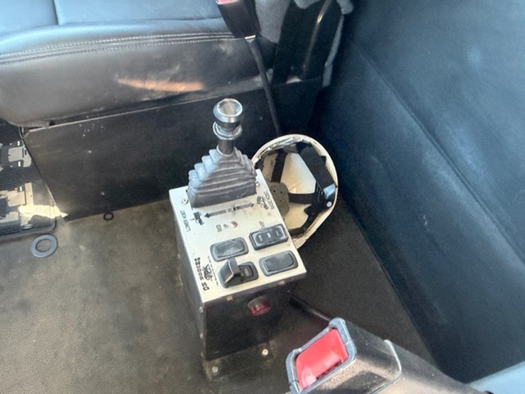 2024-kenworth-t880-image-45