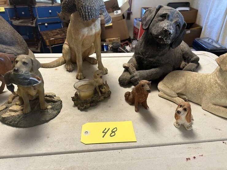 dog-sculpture-displays-image-4