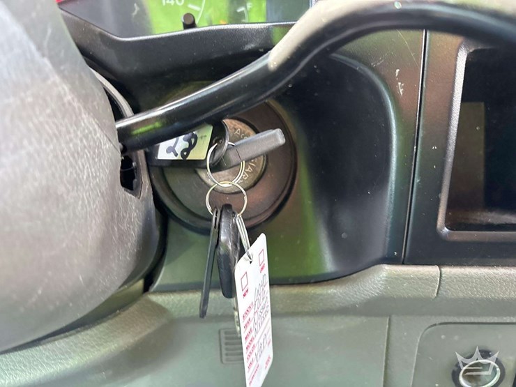 2016-nissan-nv2500-image-25