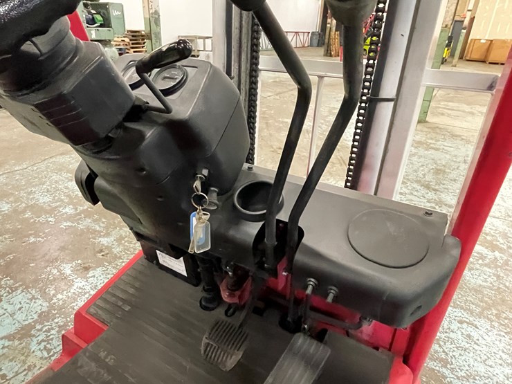 #184-•-toyota-9-runner-electric-forklift-image-20