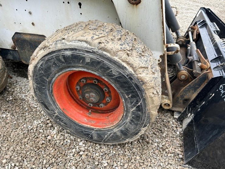 bobcat-s300-image-13