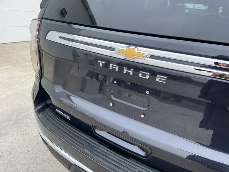 2023-chevrolet-tahoe-image-23
