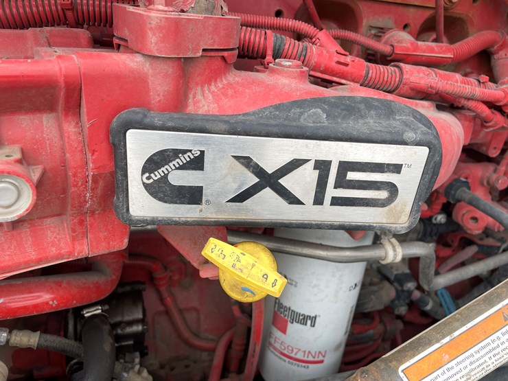 2022-kenworth-t680-image-32