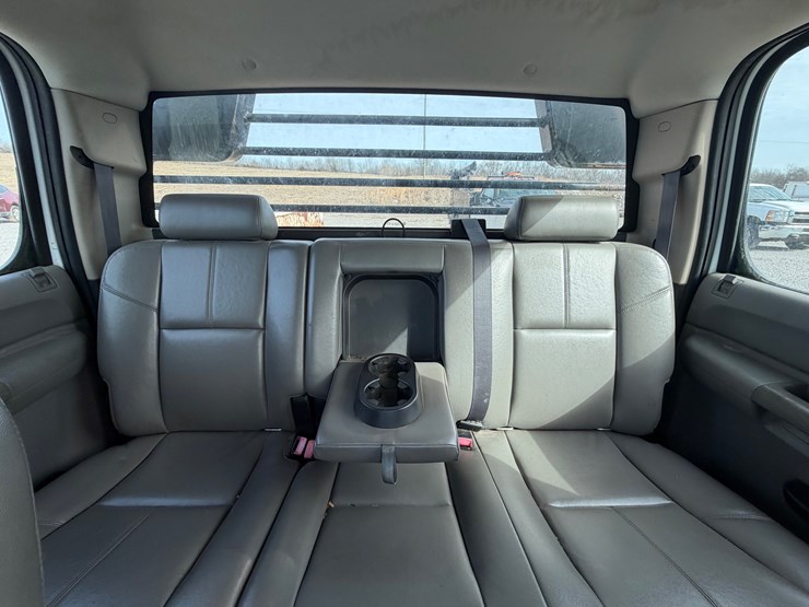 2011-gmc-3500hd-image-12