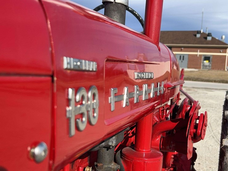 farmall-130-image-13