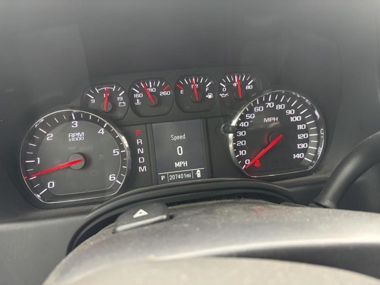 2015-chevrolet-tahoe-image-22