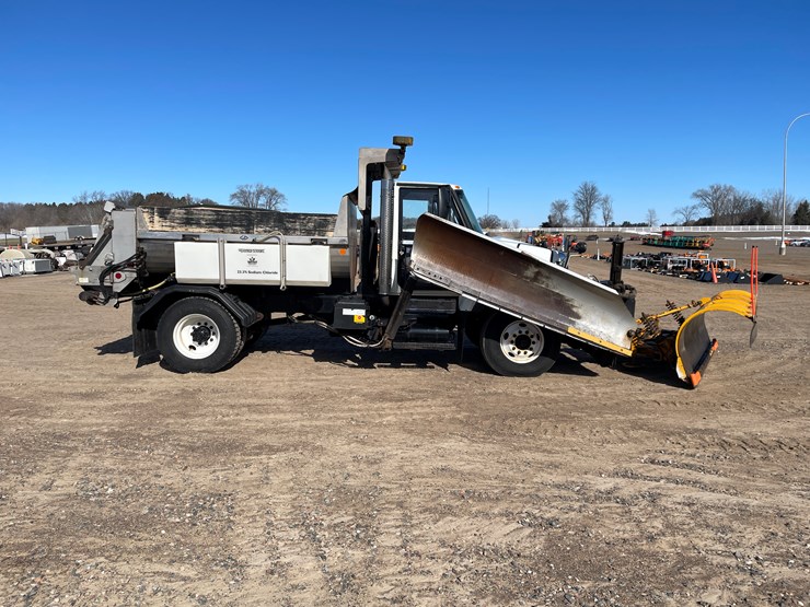 #1016-•-2007-international-plow-truck-(has-mn-title)-image-11