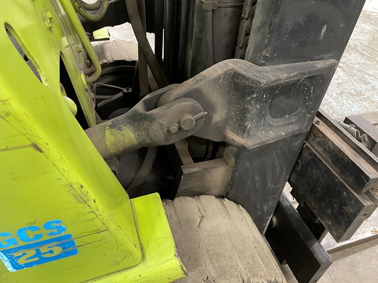 #172-•-clark-gcs25-propane-forklift-image-23