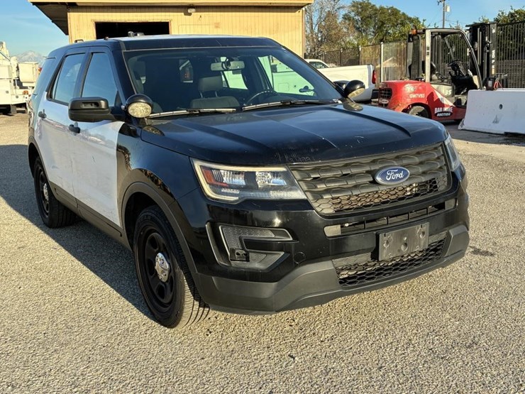 2018-ford-explorer-image-2