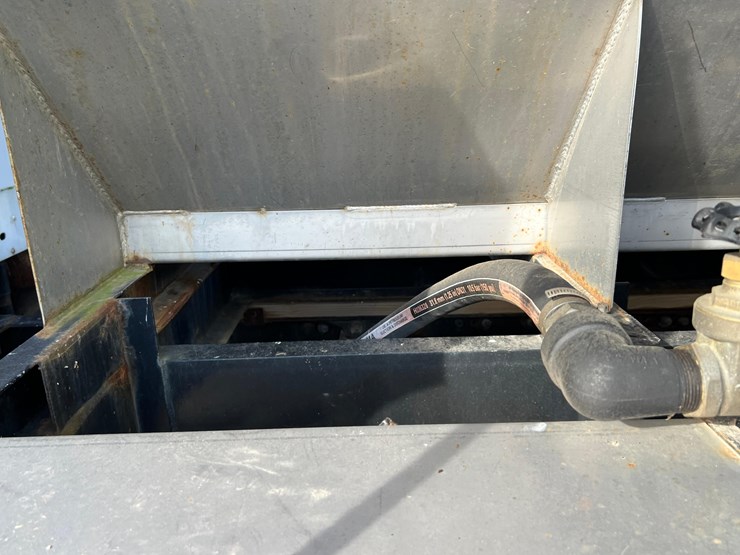 2006-freightliner-auger-truck-image-44