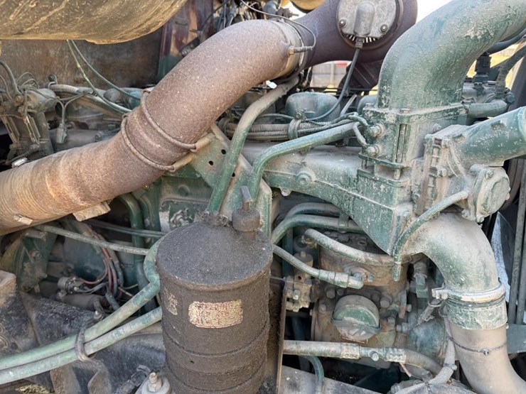 1990-white-gmc-autocar-dump-truck-image-14