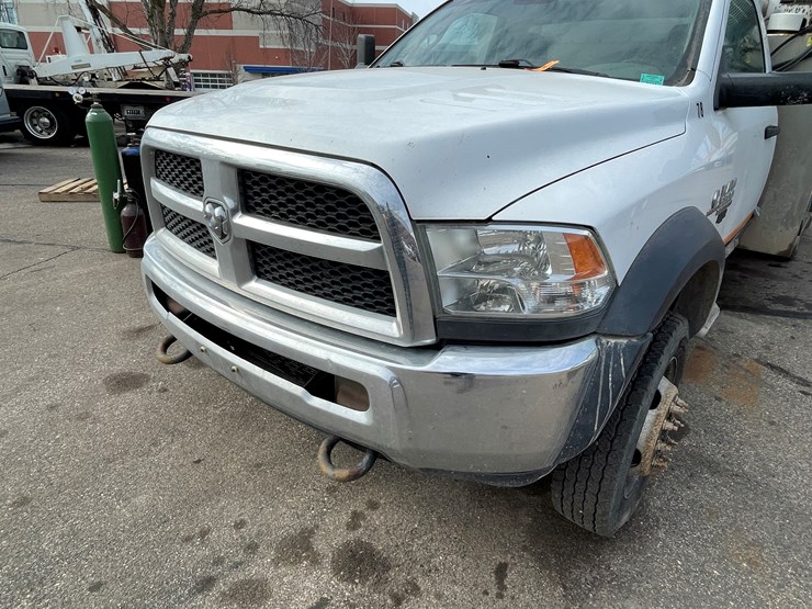 2017-dodge-ram-5500-image-9