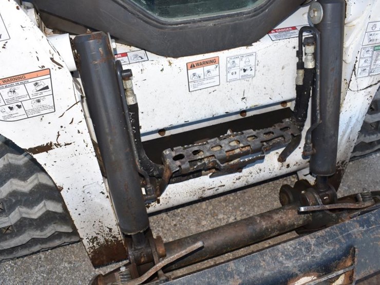 2019-bobcat-t740-image-7