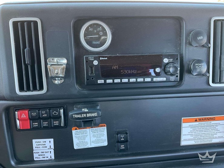 2024-freightliner-m2-106-image-19