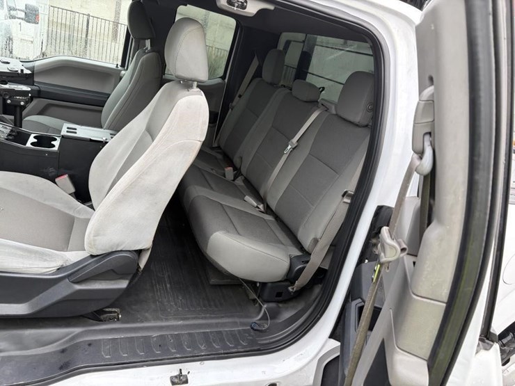 2016-ford-f150-image-12