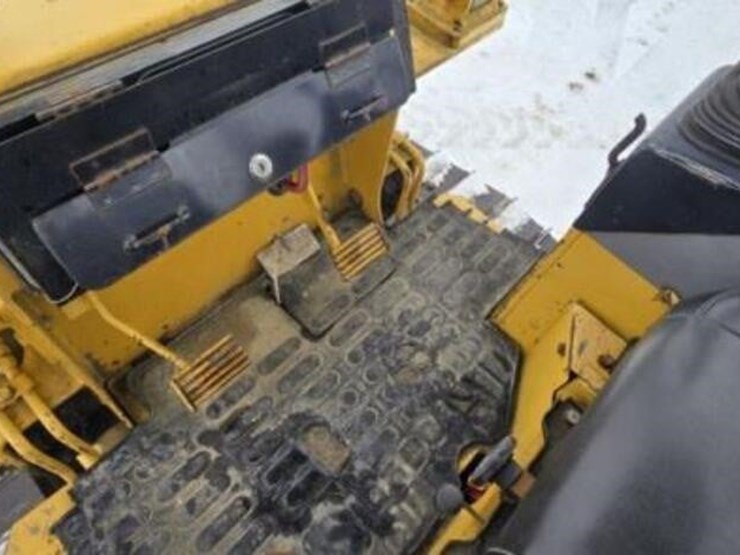 1998-komatsu-d21a-image-13