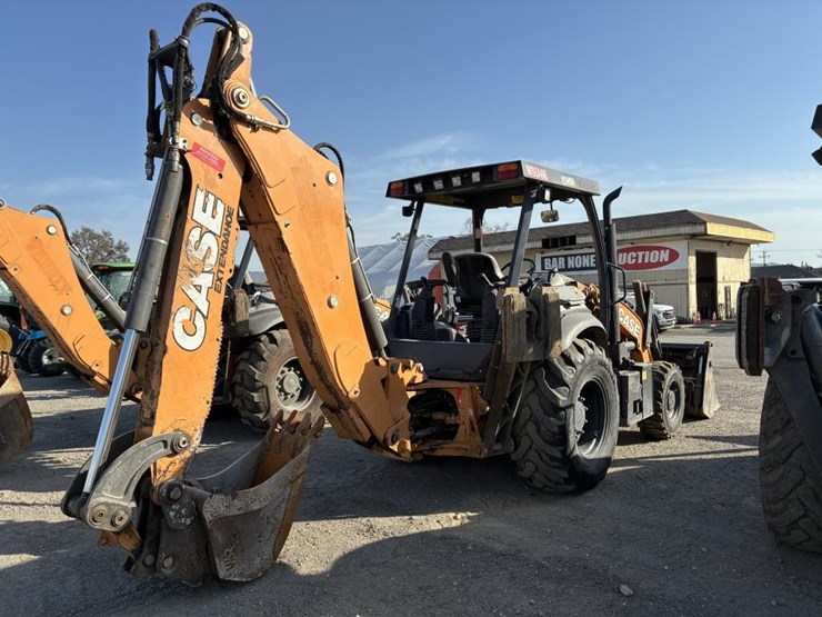 2019-case-580sn-image-3