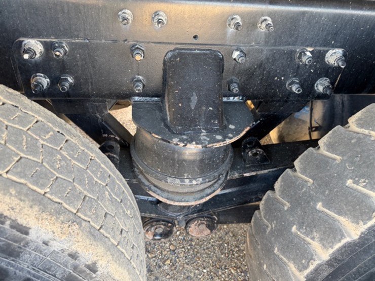 2024-kenworth-t880-image-34