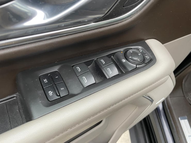 2023-chevrolet-tahoe-image-41