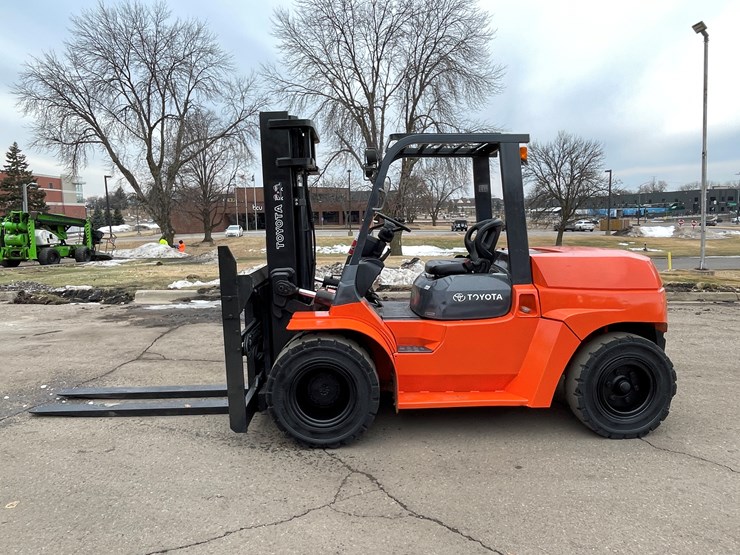 toyota-7fdu70-image-8