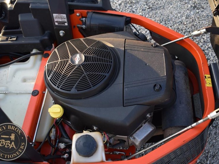 kubota-z122e-image-16