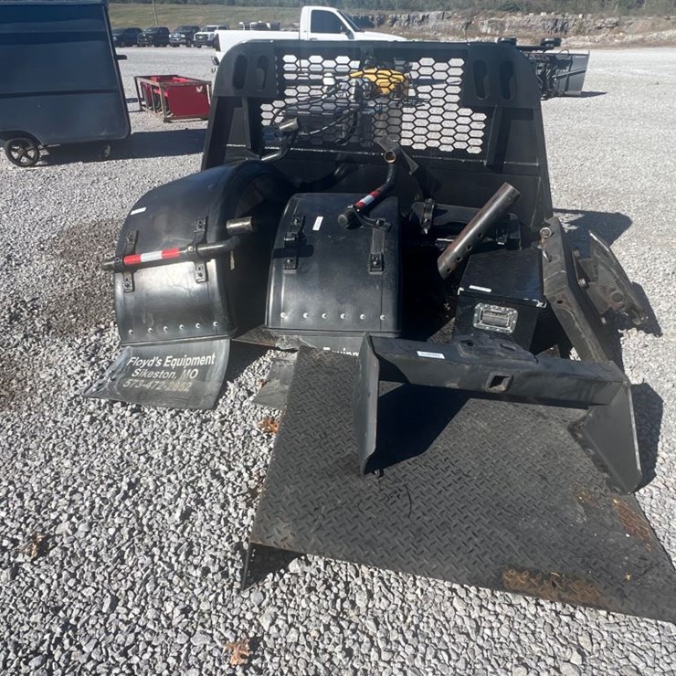 #30896 • LOT OF TRUCK ACCESSORIES