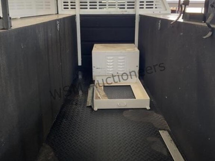 2019-chevrolet-silverado-2500hd-image-9