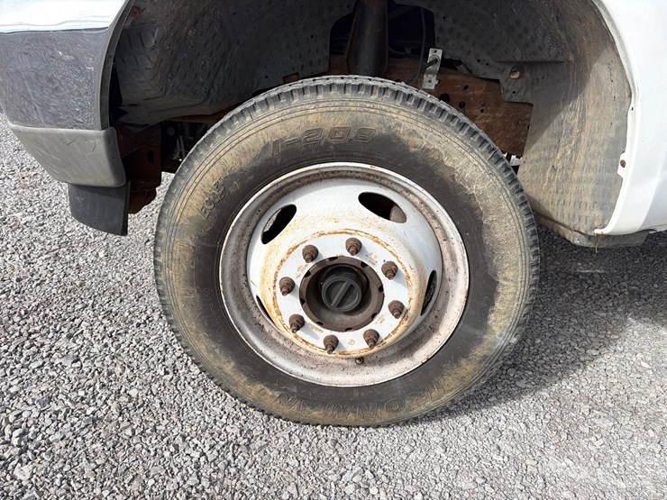 2001-ford-f550-image-11