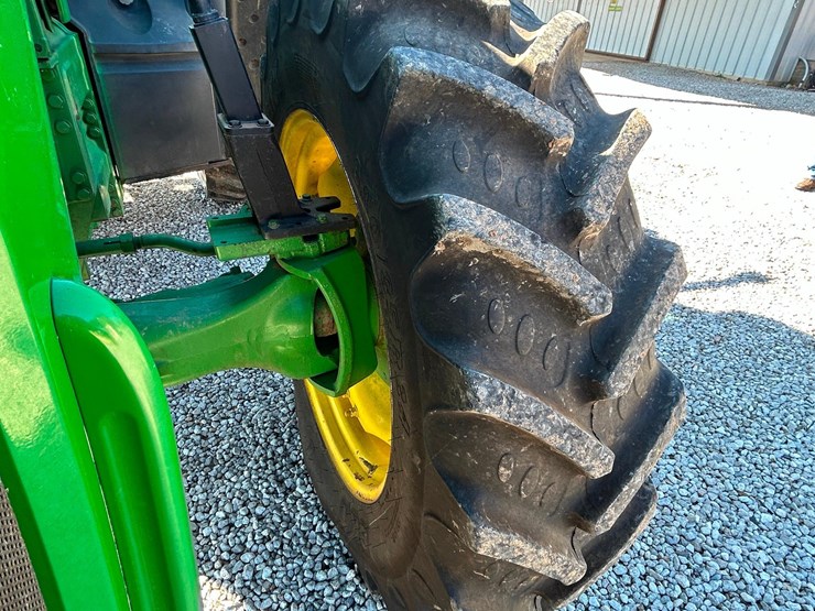 2004-john-deere-8320-image-11