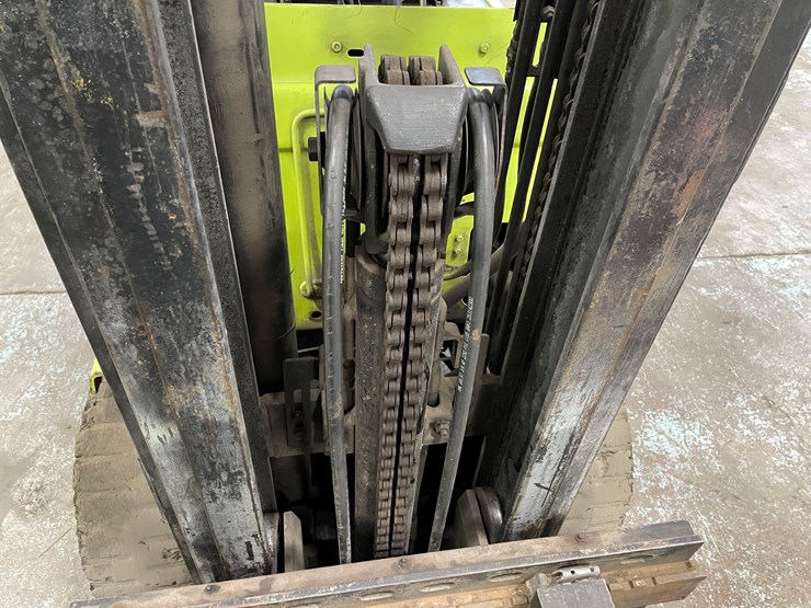 #172-•-clark-gcs25-propane-forklift-image-14