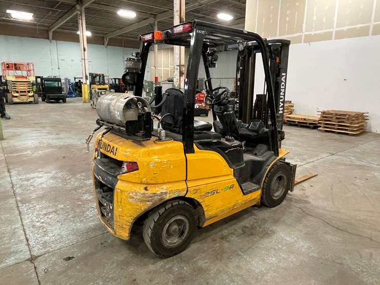 2021-hyundai-25l-9a-image-5