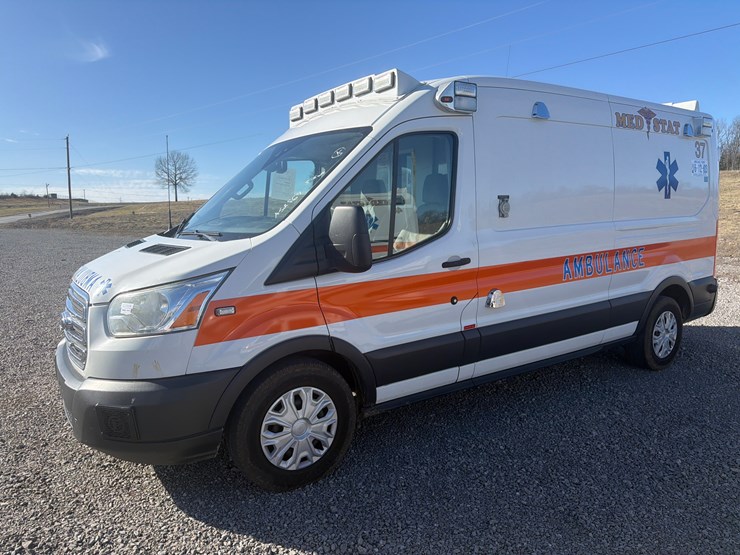 2017-ford-transit-image-1