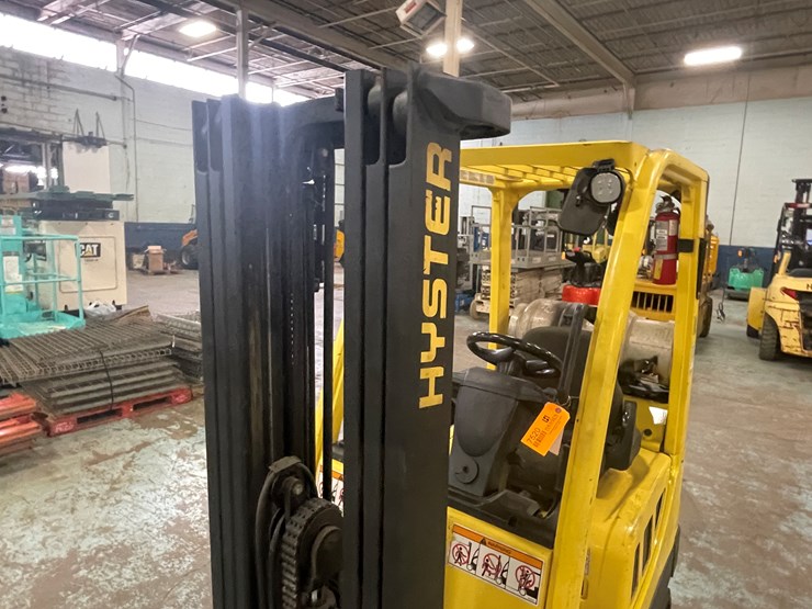 #174-•-2006-hyster-s30-propane-forklift-image-12