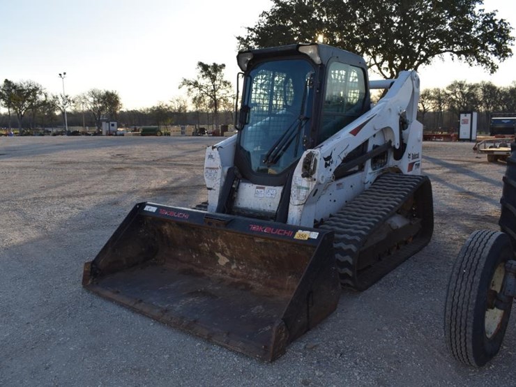 2019-bobcat-t740-image-1