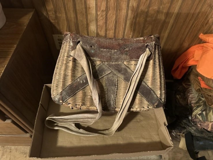 vintage-fishing-creel-image-4