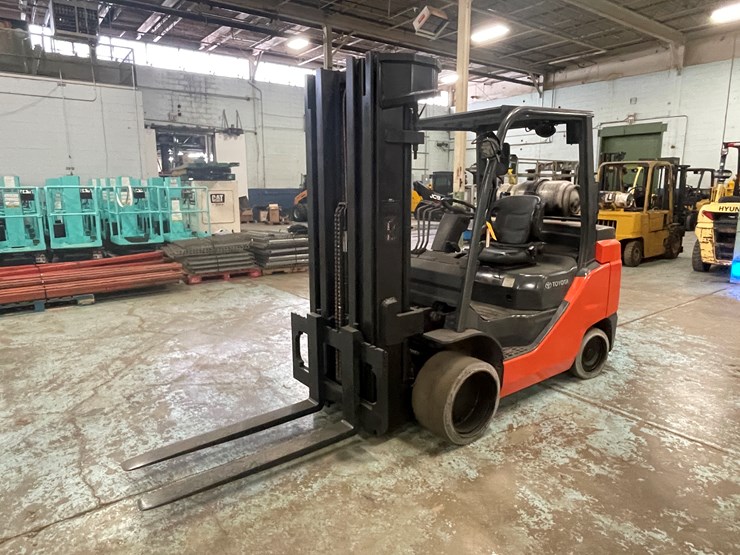 #175-•-2015-toyota-propane-forklift-image-1