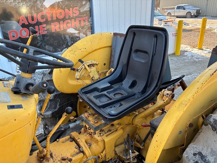 new-holland-345d-image-19