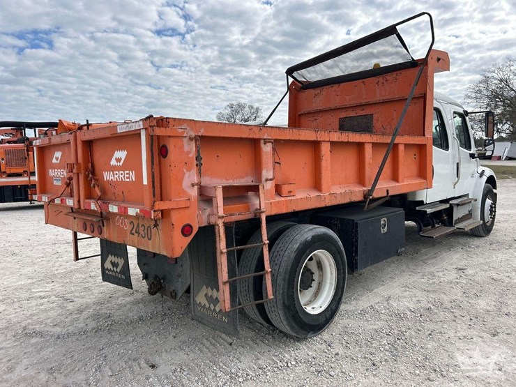 2015-freightliner-m2-106-image-5