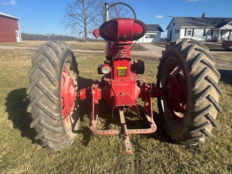 1949-farmall-super-h-image-8