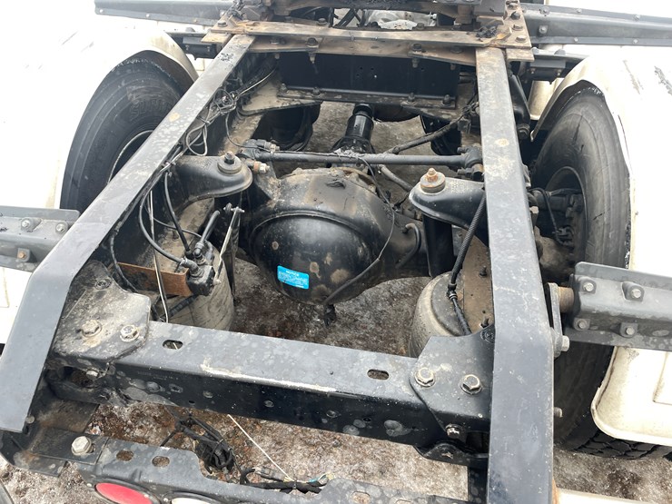 2022-kenworth-t680-image-22